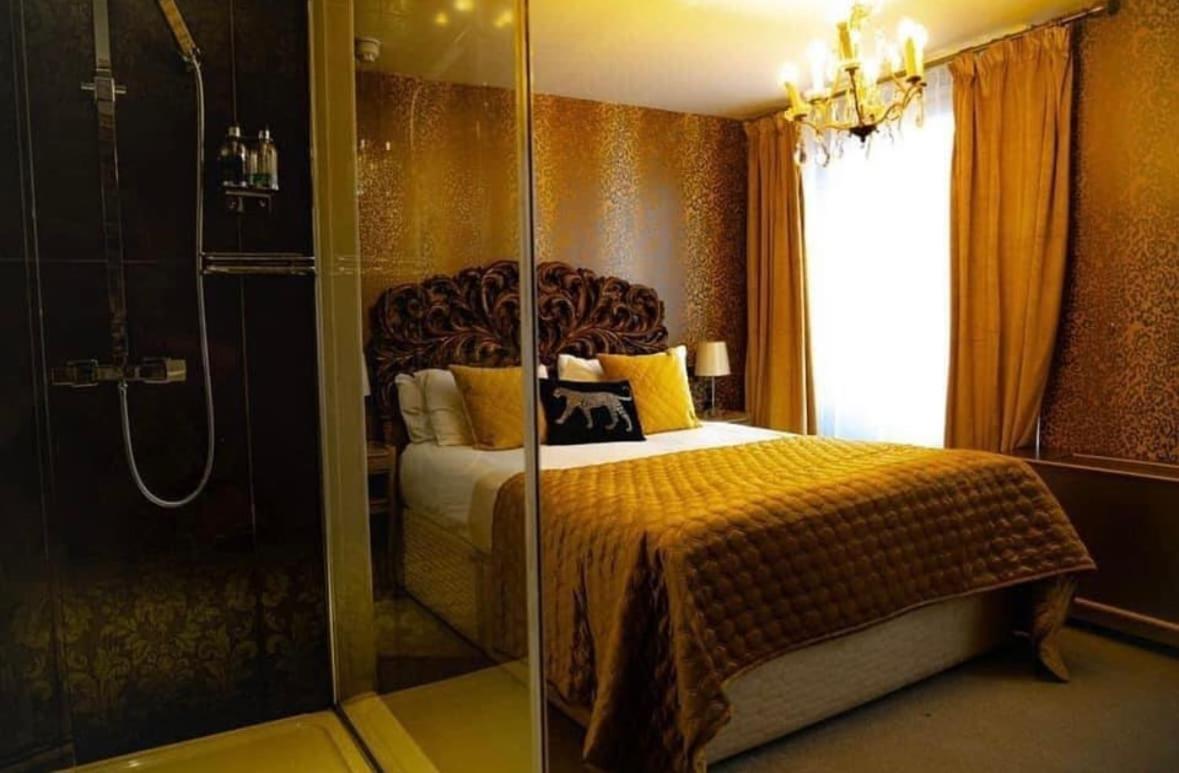 Hotel Oyo The Townhouse à Durham Extérieur photo