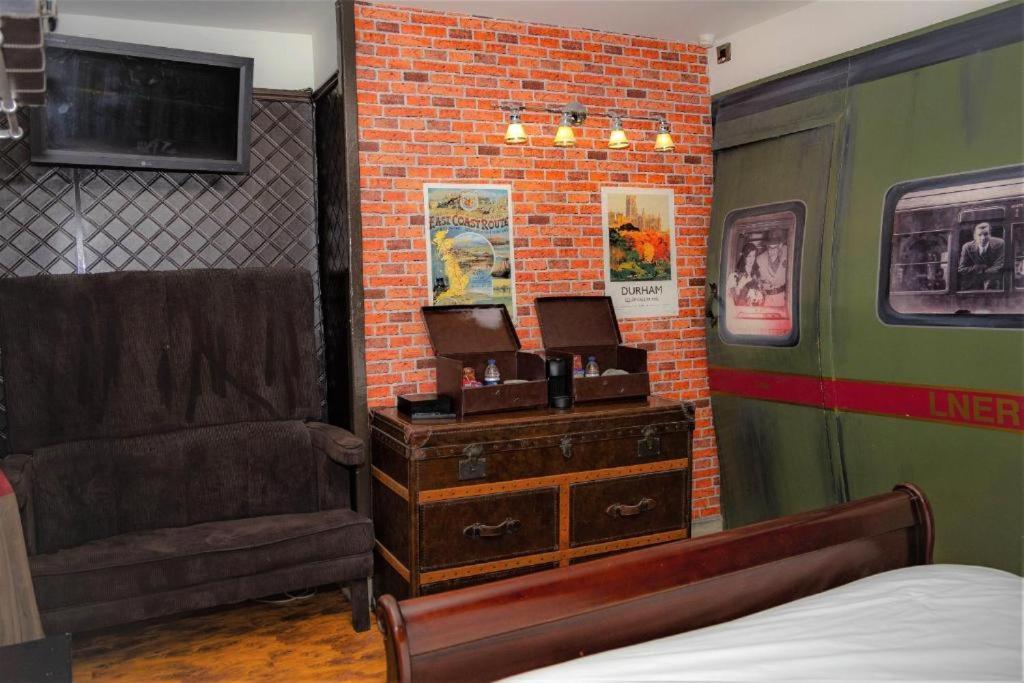 Hotel Oyo The Townhouse à Durham Extérieur photo